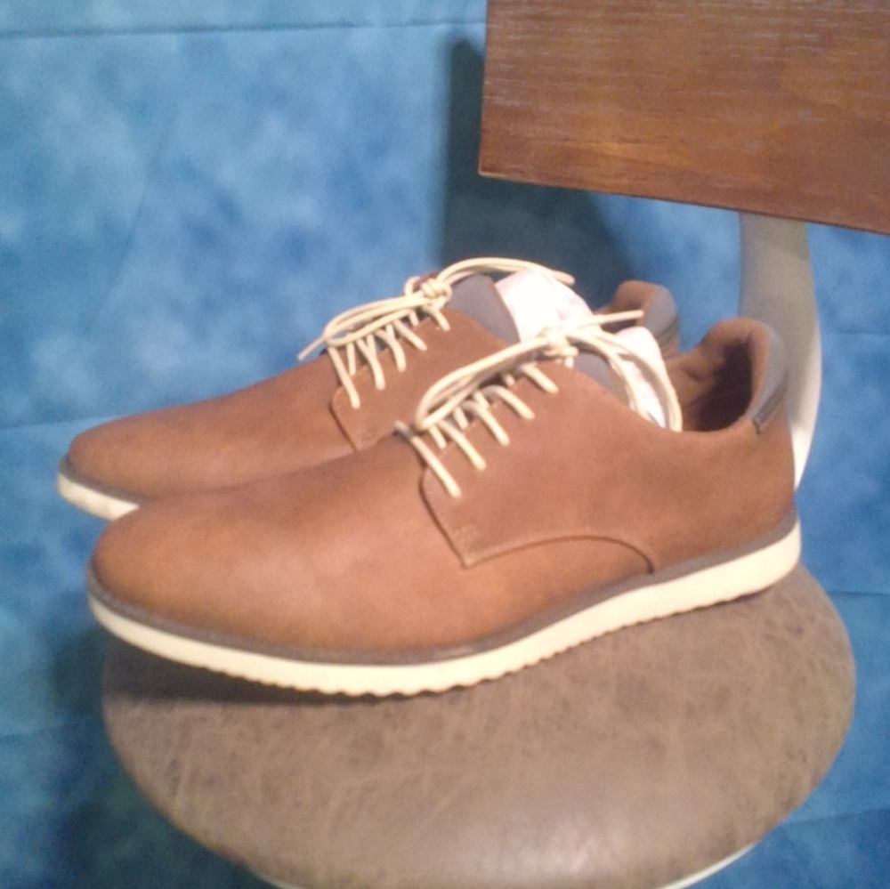 Dress shoes
